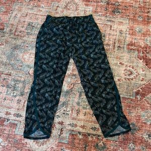 Soft comfortable print pants with pockets and elastic waist